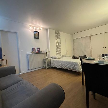 Appartement Des Champs Elysees Paris Exteriör bild