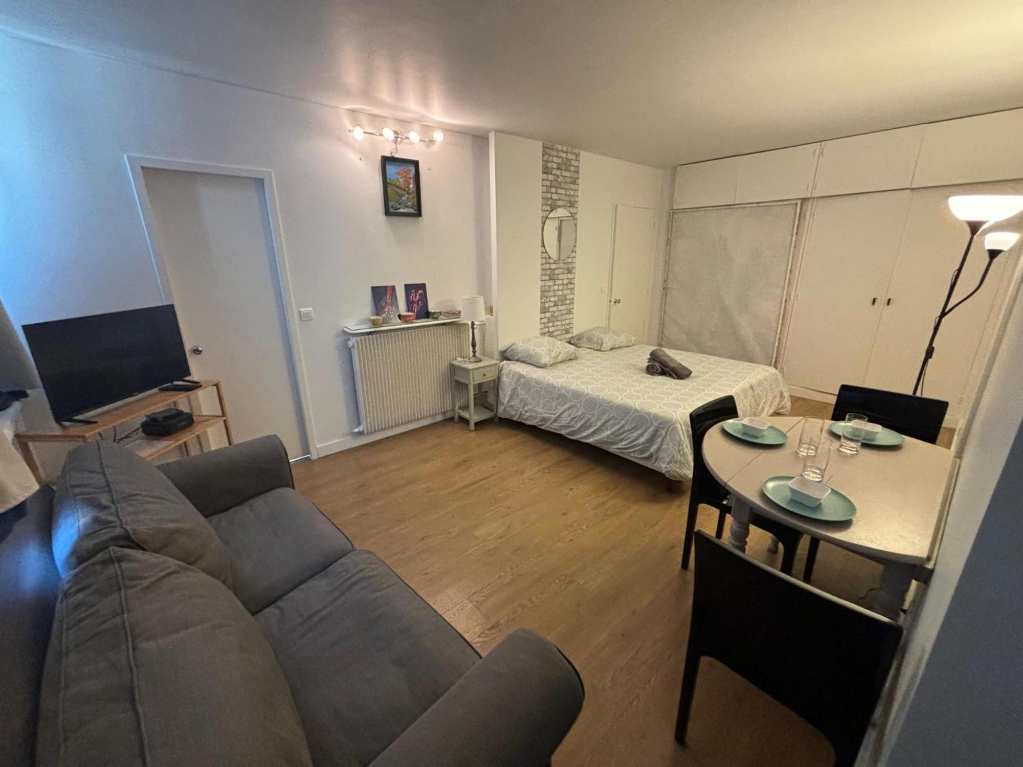Appartement Des Champs Elysees Paris Exteriör bild